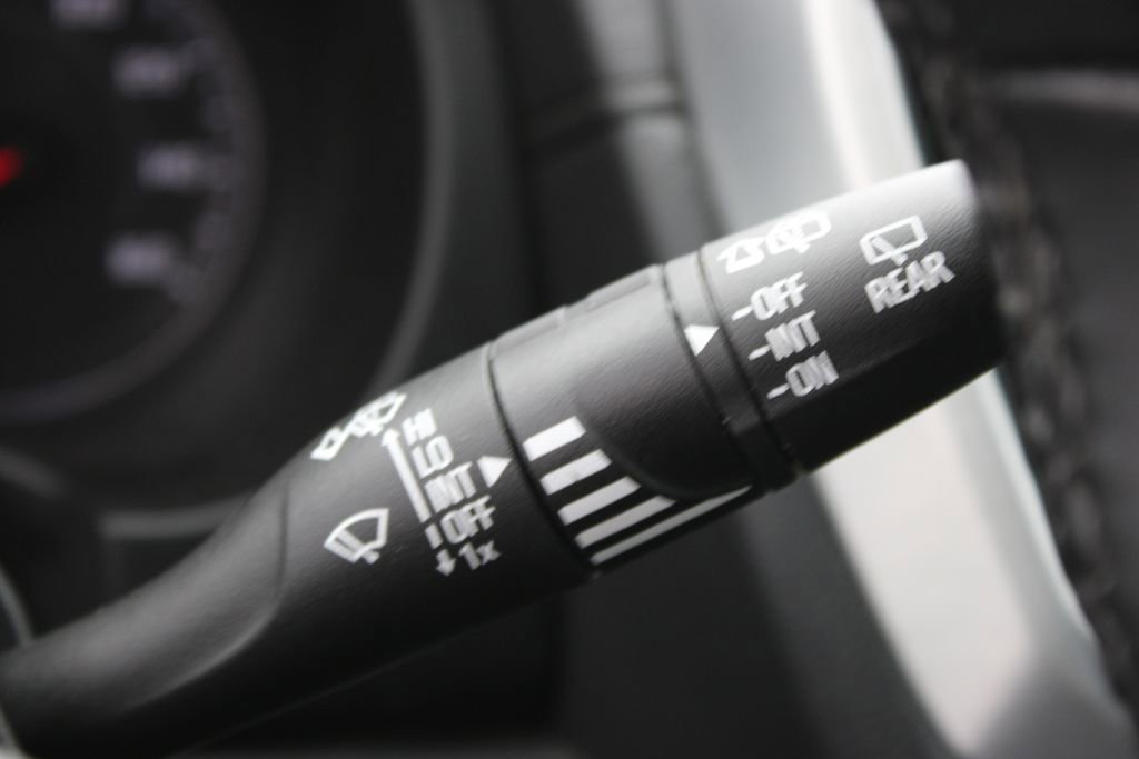 Used 2024 GMC Terrain SLT image 36