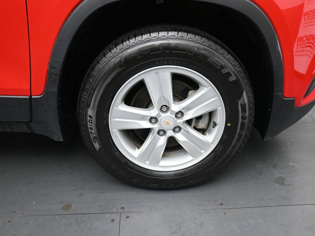 Used 2020 Chevrolet Trax LS w/ Tint and Cruise Package image 13