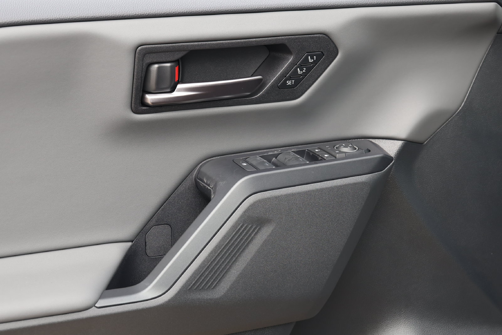 New 2026 Toyota RAV4 XSE AWD/4WD image 27