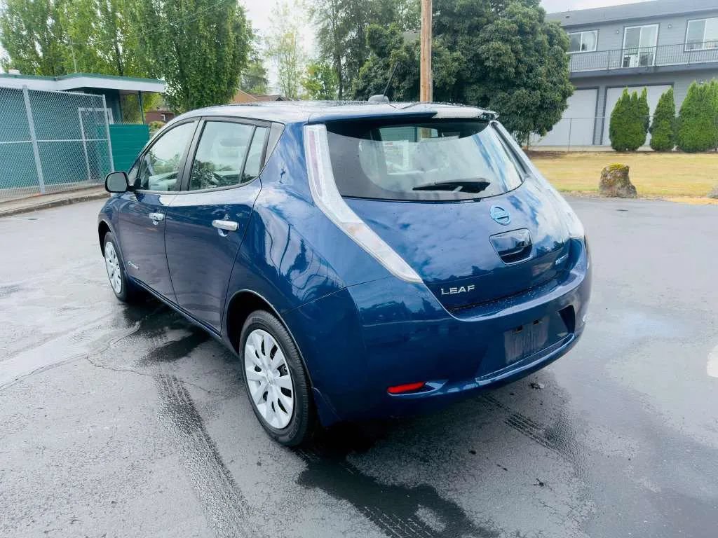 Used 2017 Nissan Leaf S w/ Charge Package FWD image 3