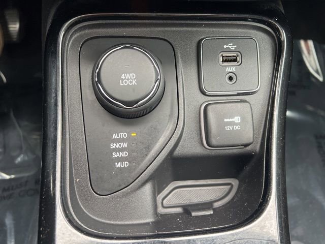 Used 2018 Jeep Compass Limited w/ Navigation Group AWD/4WD image 14