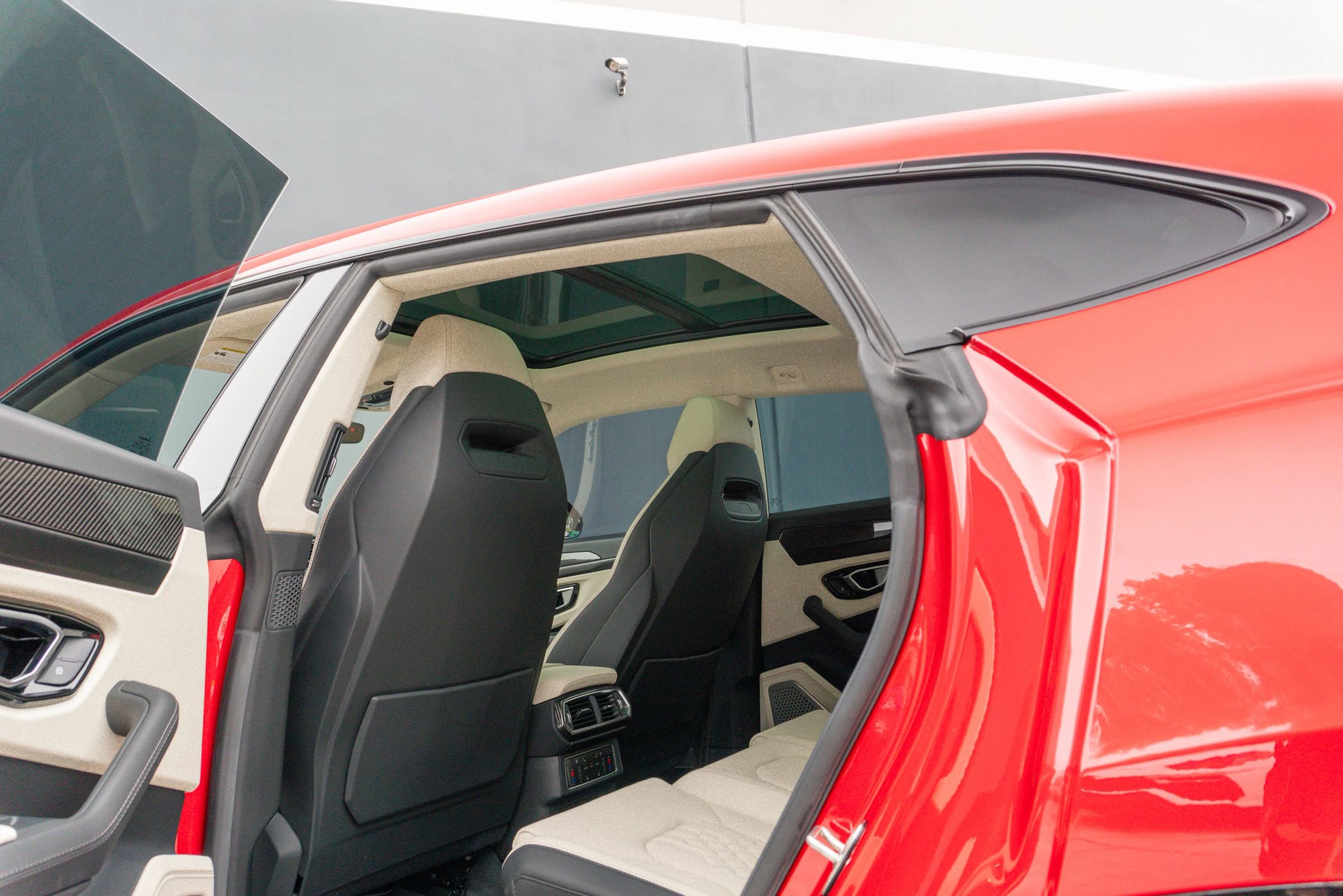 Used 2023 Lamborghini Urus S image 70