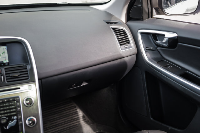 Used 2015 Volvo XC60 T5 AWD/4WD image 28