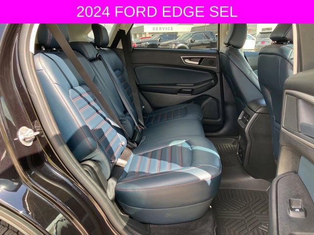 Used 2024 Ford Edge SEL w/ Sport Appearance Package image 14