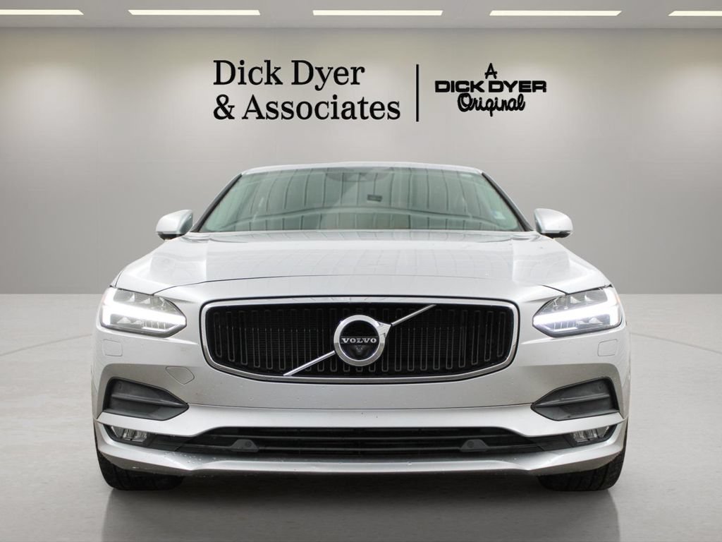 Used 2018 Volvo S90 T6 Momentum w/ Convenience Package AWD/4WD image 4