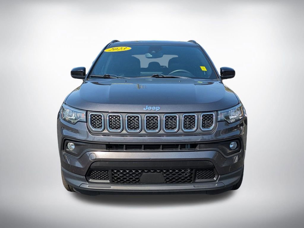 Used 2023 Jeep Compass Latitude image 9