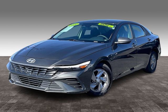 Used 2024 Hyundai Elantra SE