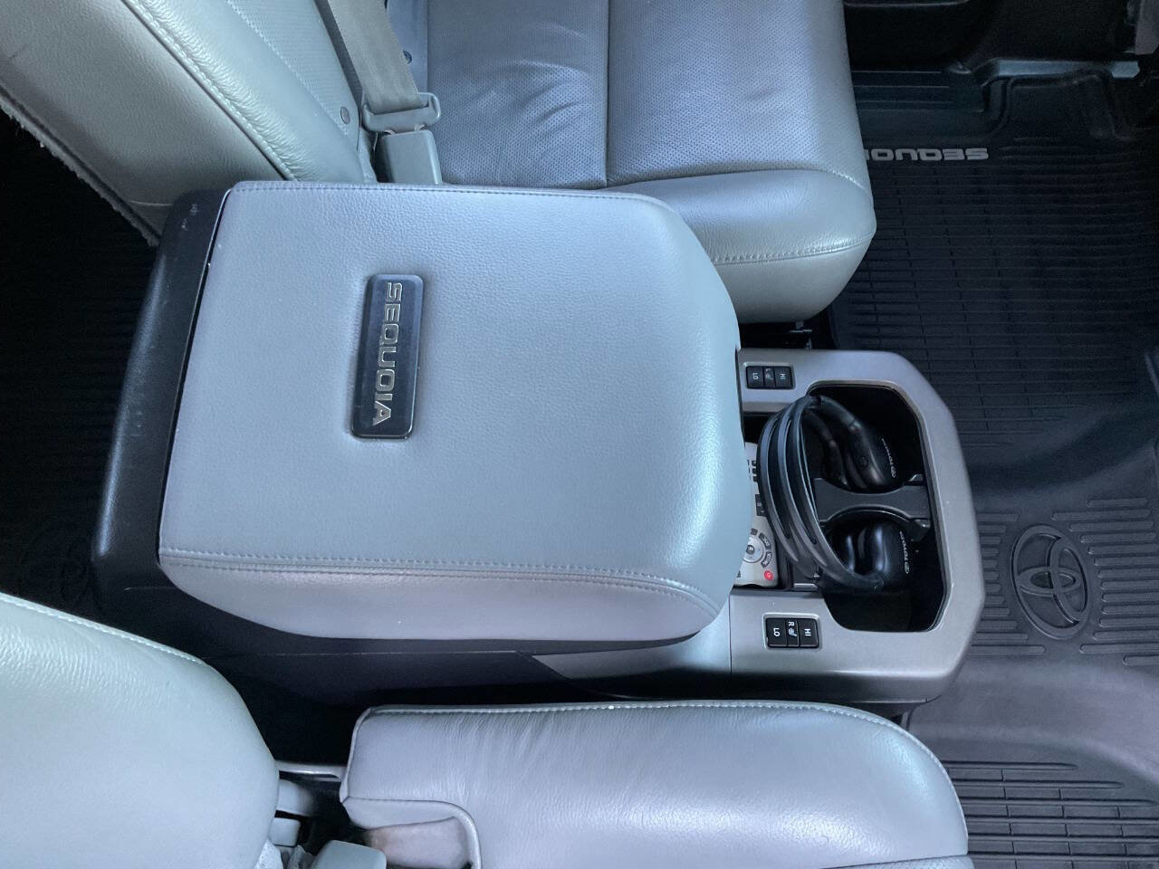 Used 2018 Toyota Sequoia Platinum AWD/4WD image 53