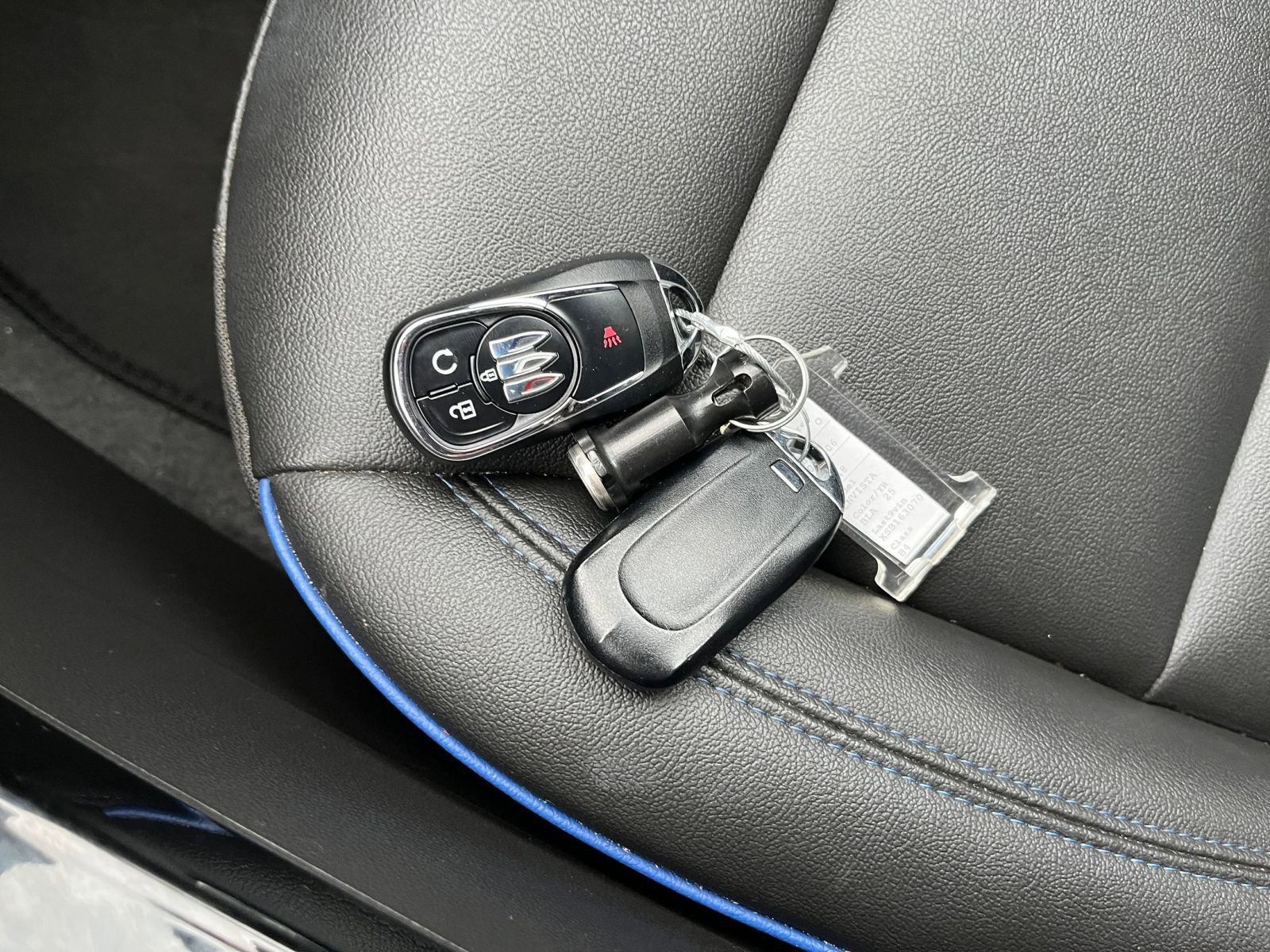 Used 2025 Buick Envista Sport Touring image 21