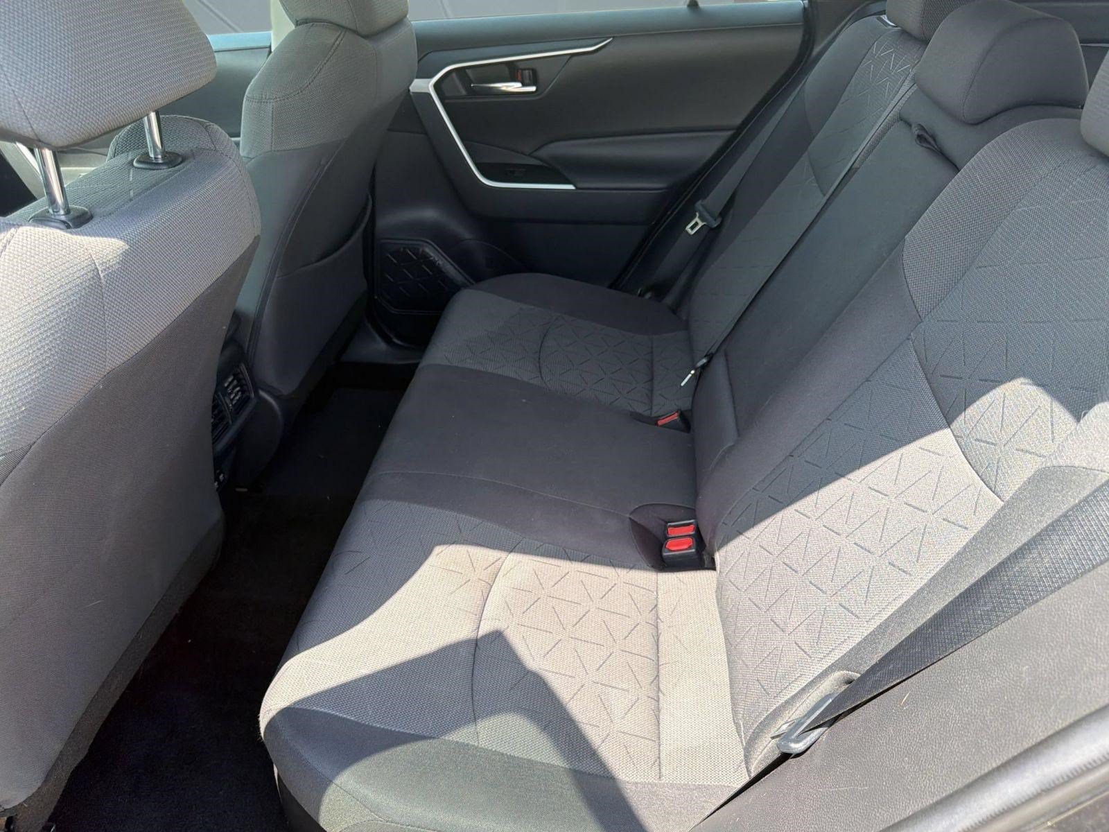 Used 2021 Toyota RAV4 XLE w/ Convenience Package AWD/4WD image 25