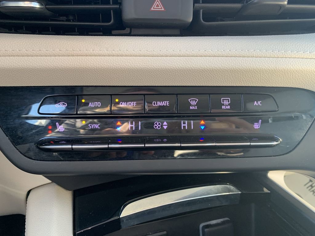 Used 2023 Buick Envision Preferred image 16