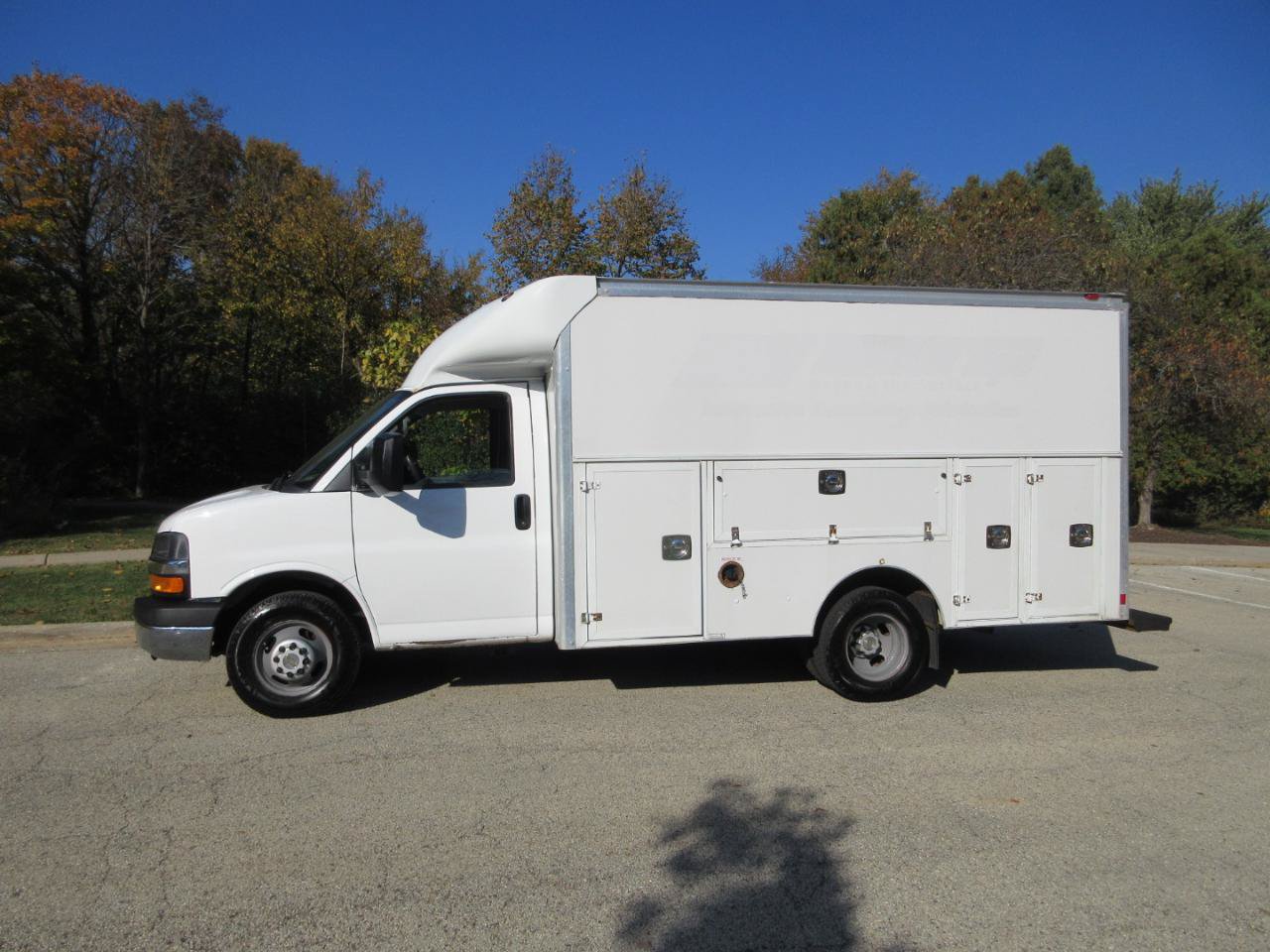 Used 2016 Chevrolet Express 3500 RWD image 22