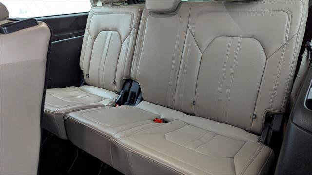 Used 2024 Ford Expedition Limited AWD/4WD image 18