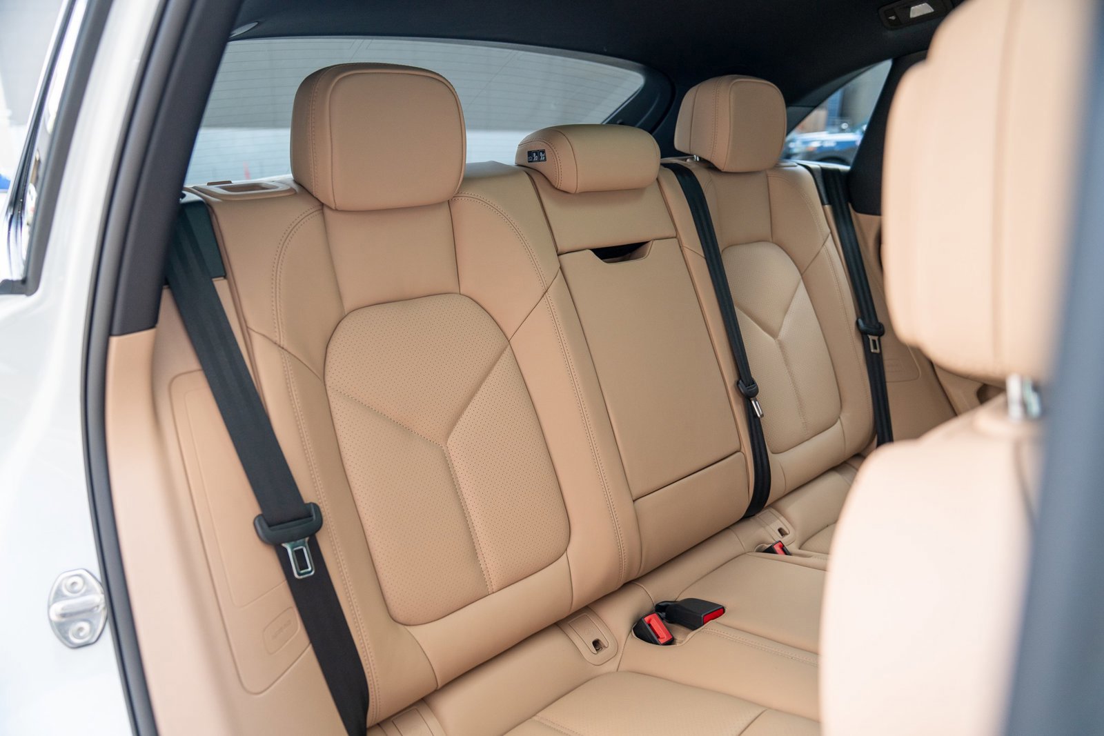 Certified 2025 Porsche Macan image 21