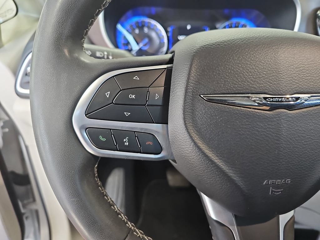 Used 2023 Chrysler Voyager LX FWD image 14