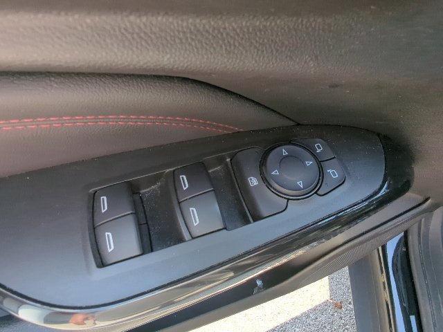 Used 2025 Chevrolet Trax RS w/ Sunroof Package FWD image 13