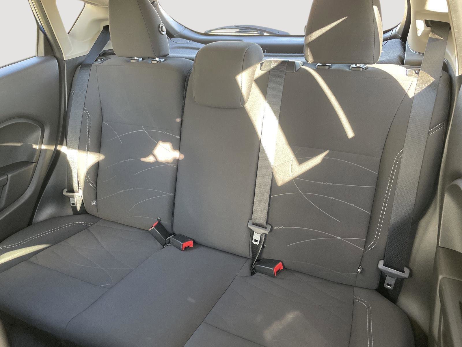 Used 2019 Ford Fiesta SE image 16