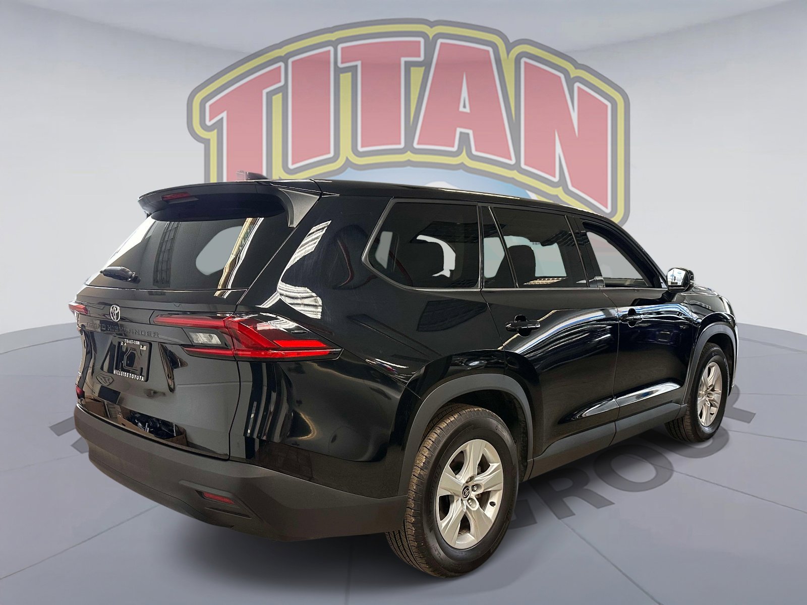 Used 2025 Toyota Grand Highlander AWD image 3