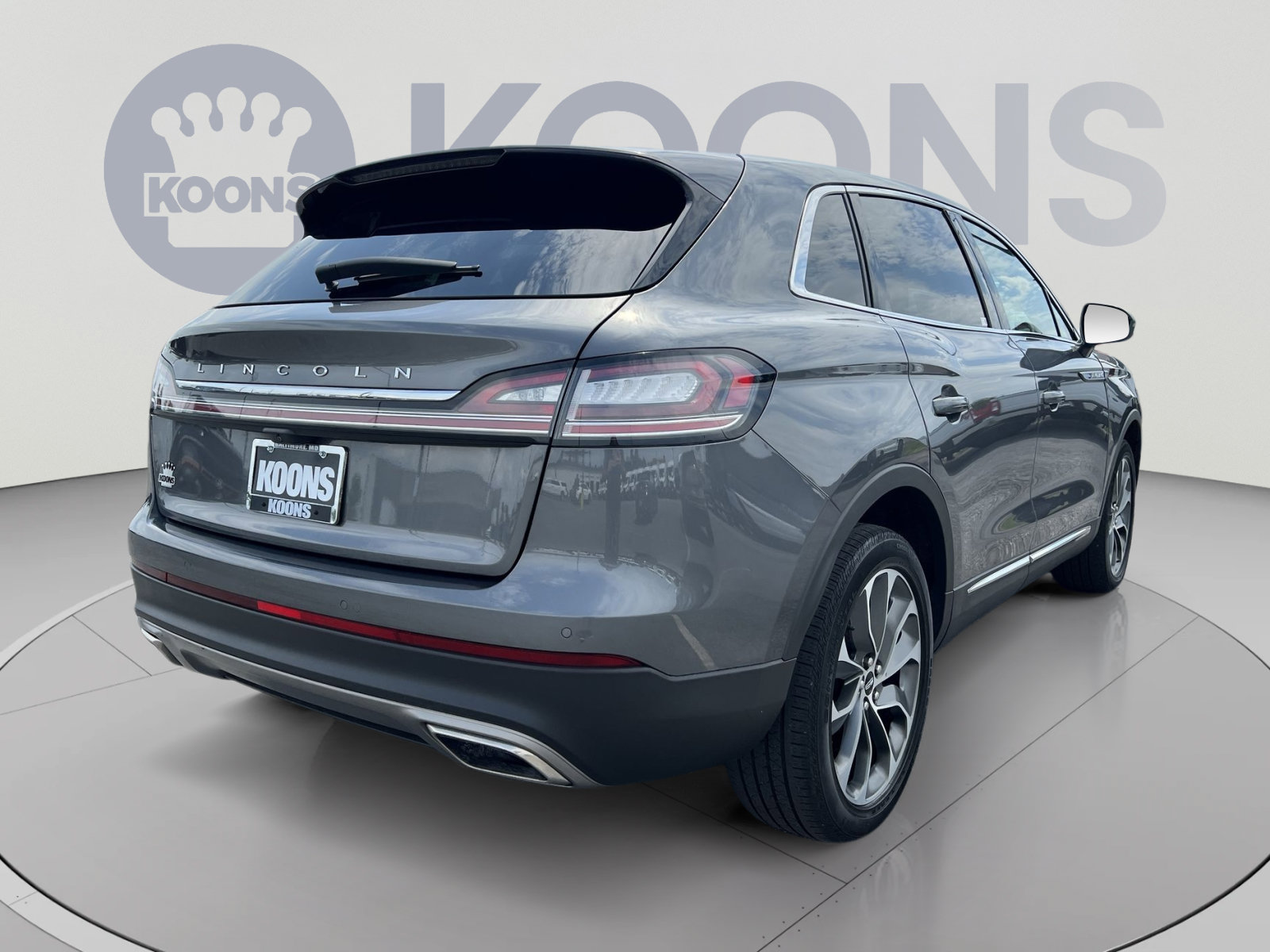 Used 2023 Lincoln Nautilus Reserve AWD/4WD image 7
