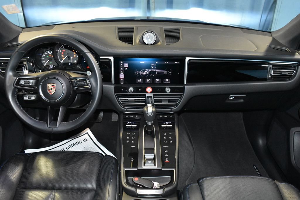 Certified 2024 Porsche Macan image 7