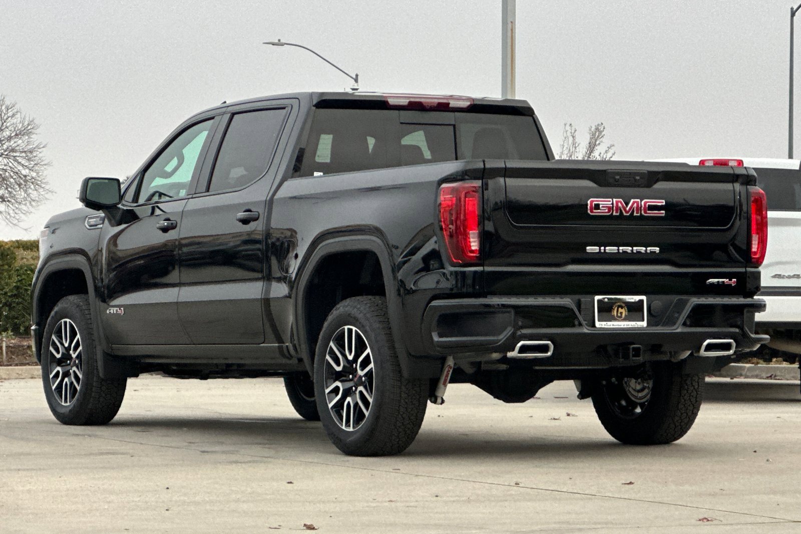 New 2025 GMC Sierra 1500 AT4 w/ AT4 Premium Package image 4