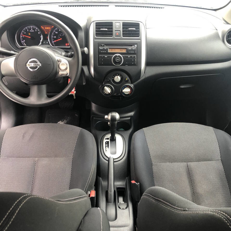 Used 2014 Nissan Versa SV image 10