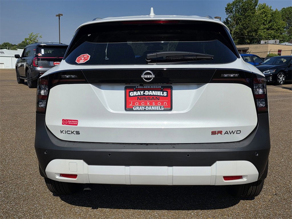 New 2025 Nissan Kicks SR w/ SR Premium Package image 4