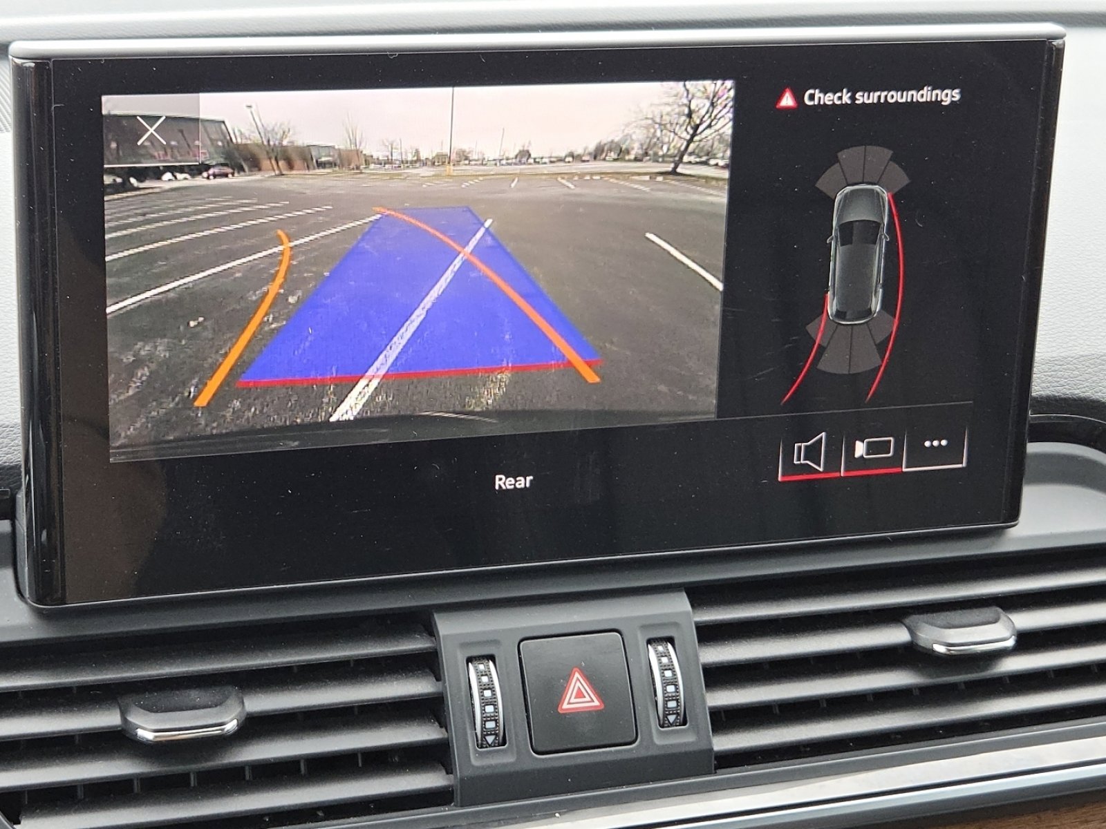 Used 2023 Audi Q5 2.0T Premium w/ Convenience Package image 9