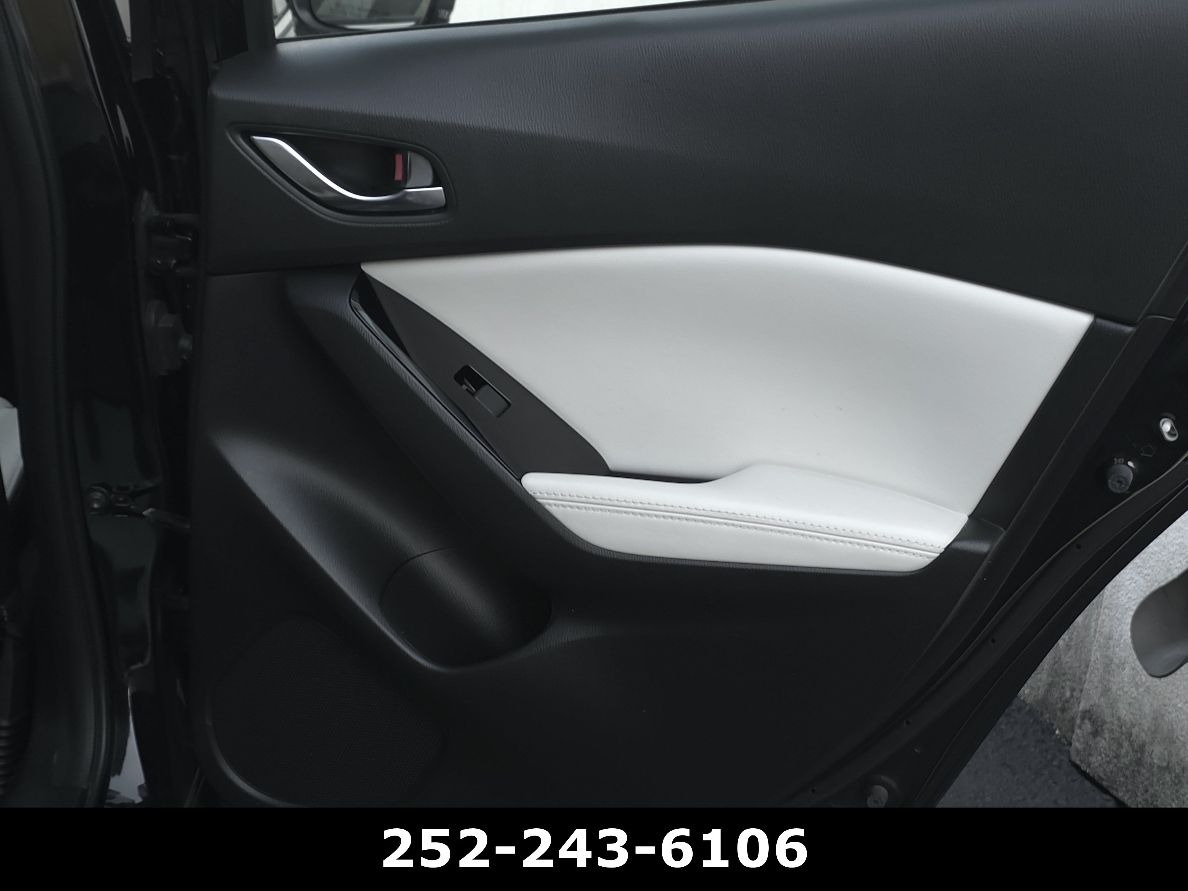 Used 2017 MAZDA MAZDA3 Grand Touring w/ Premium Equipment Package FWD image 39