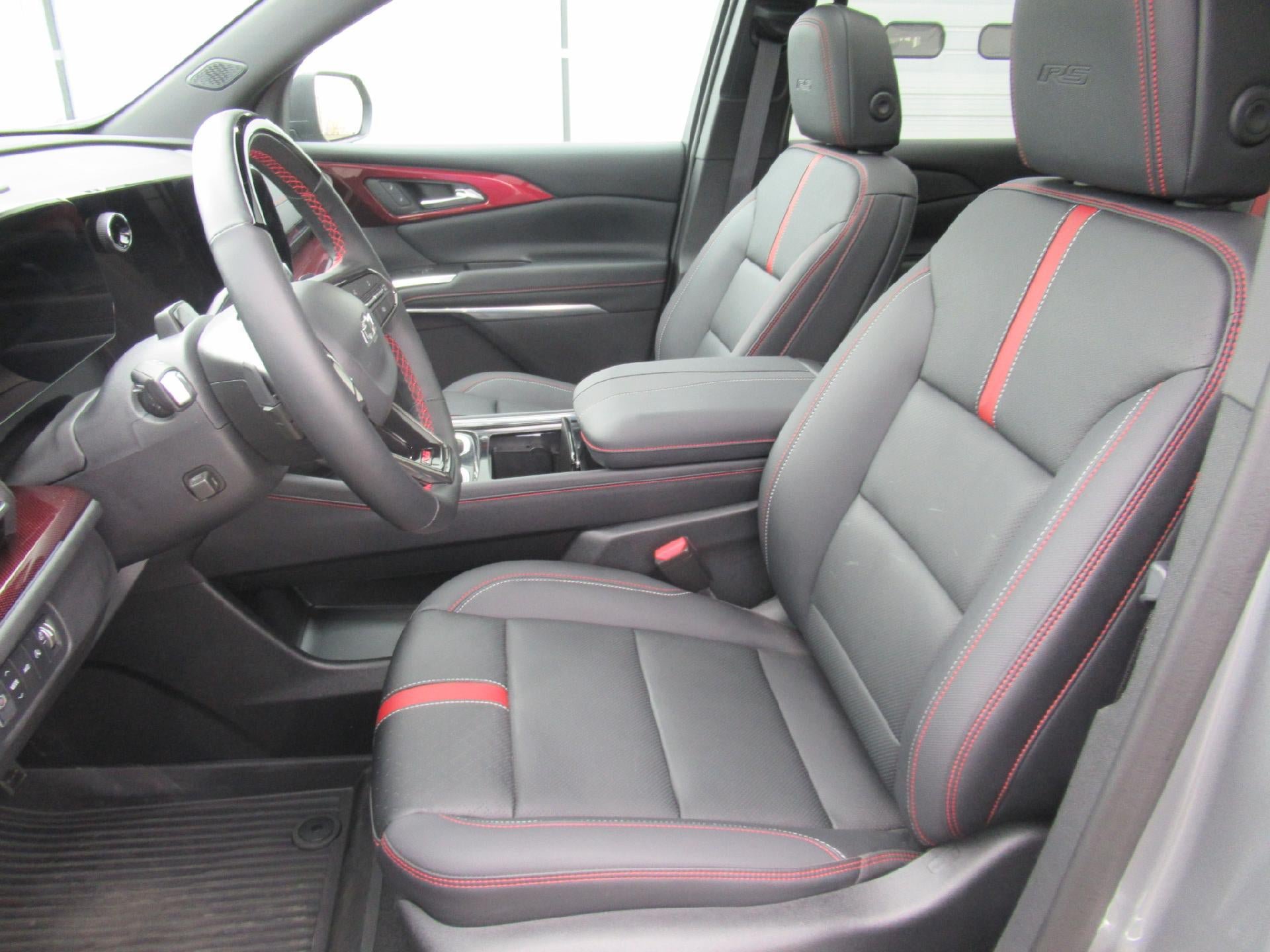 Certified 2024 Chevrolet Traverse RS w/ LPO, Floor Liner Package AWD/4WD image 9
