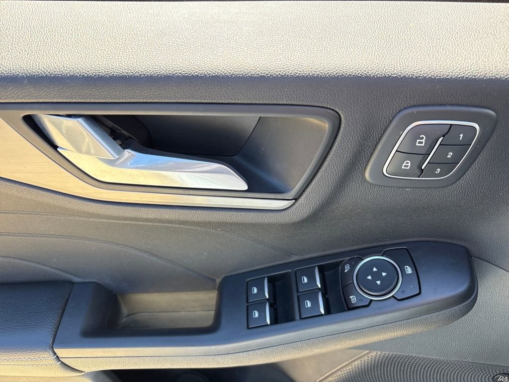 Certified 2022 Ford Escape Titanium image 16