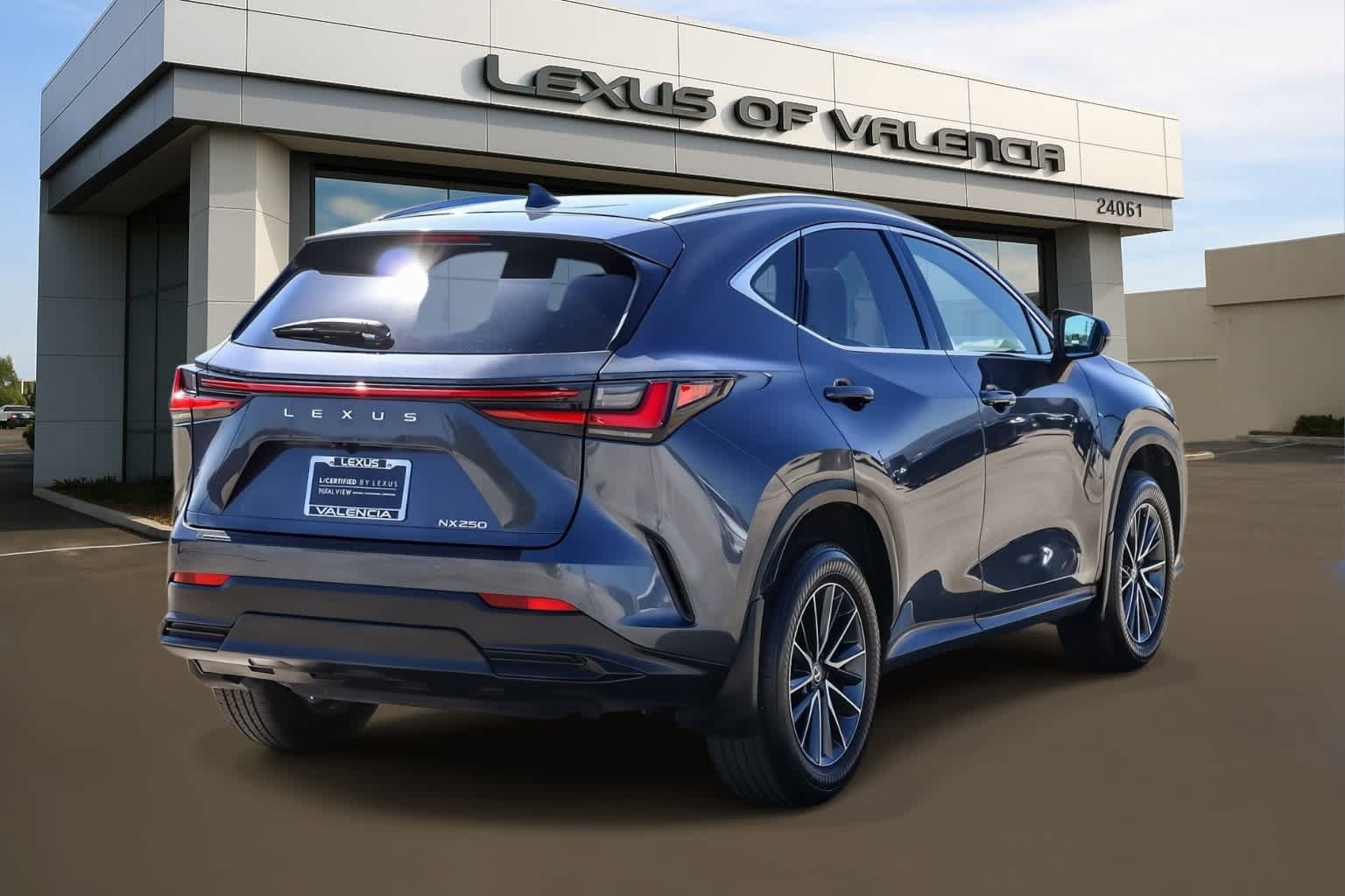 Certified 2025 Lexus NX 250 FWD image 4