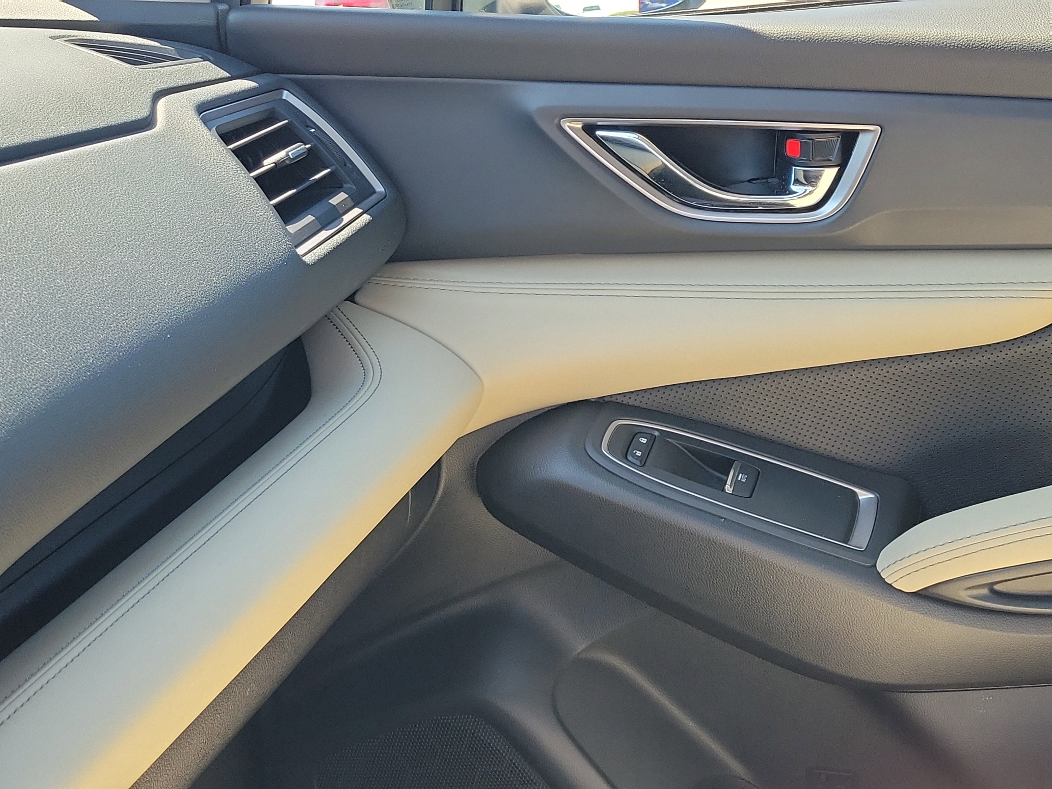 Used 2024 Subaru Ascent Limited w/ Technology Package image 30