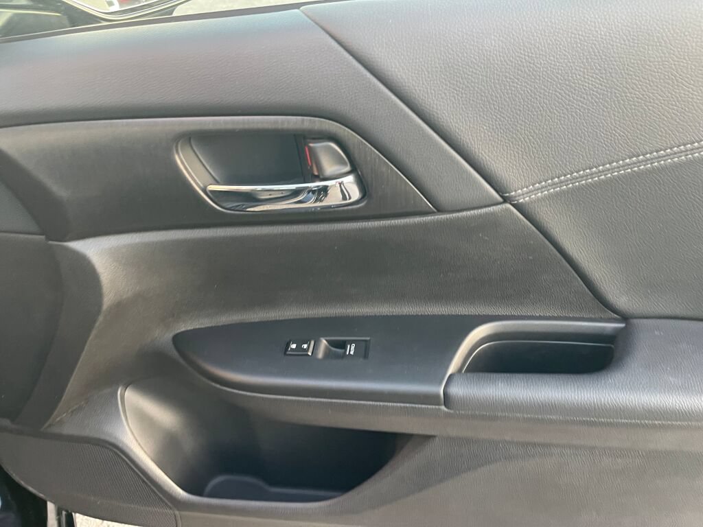 Used 2013 Honda Accord EX-L image 31