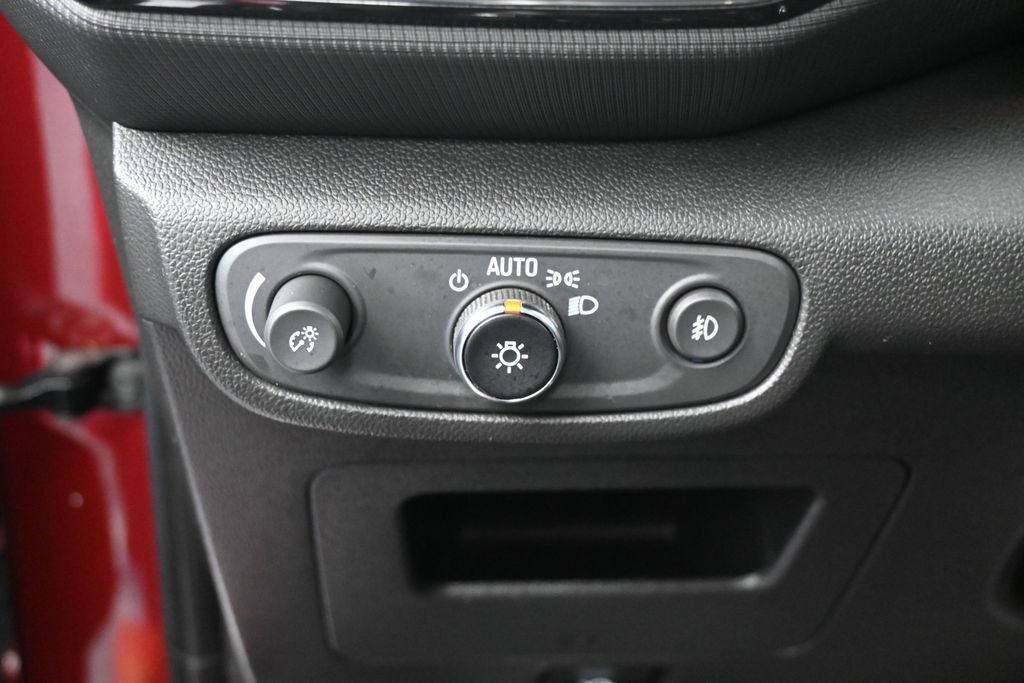 Used 2023 Chevrolet TrailBlazer LT w/ Convenience Package FWD image 16