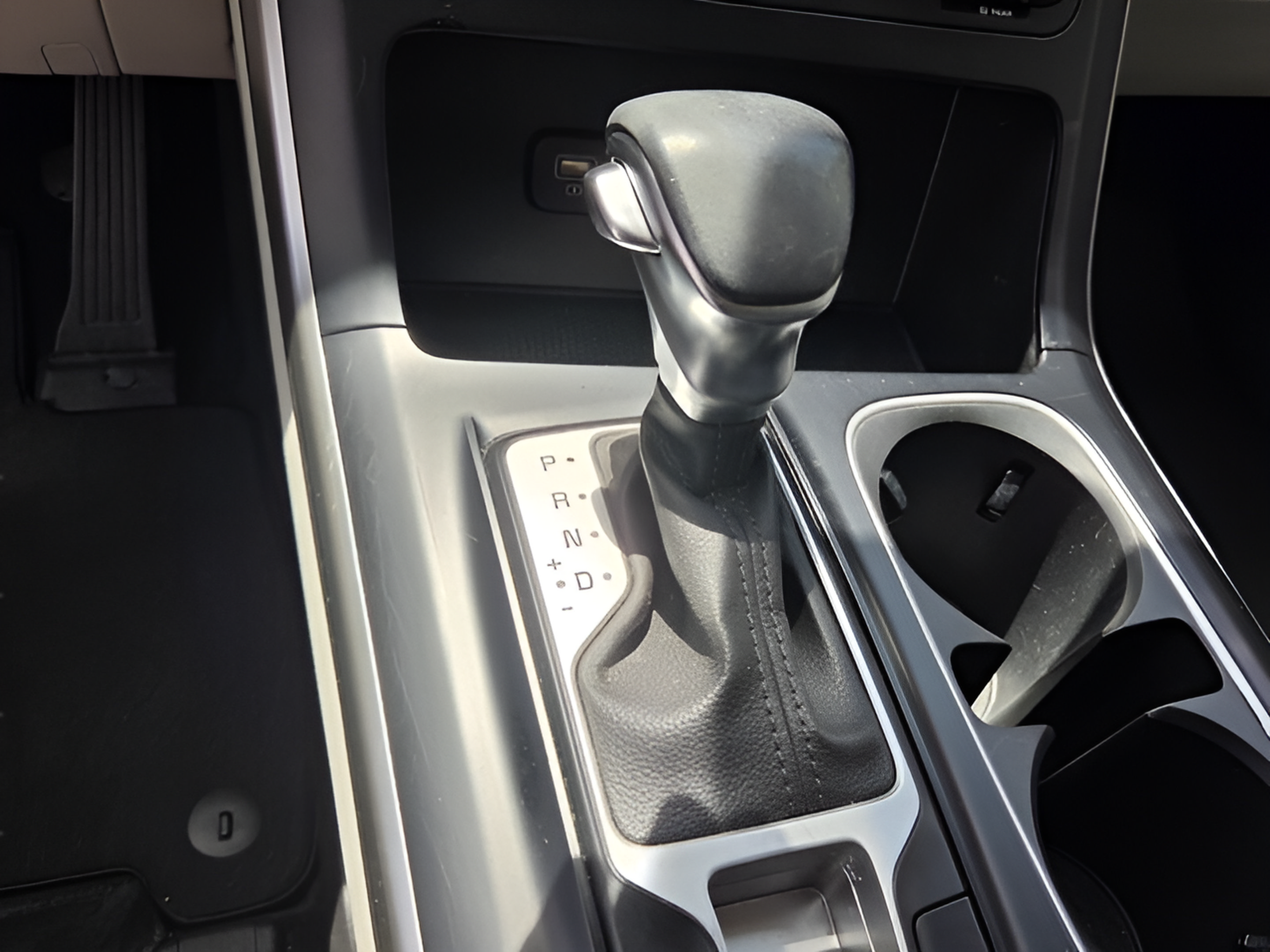 Used 2023 Kia Carnival LX FWD image 21