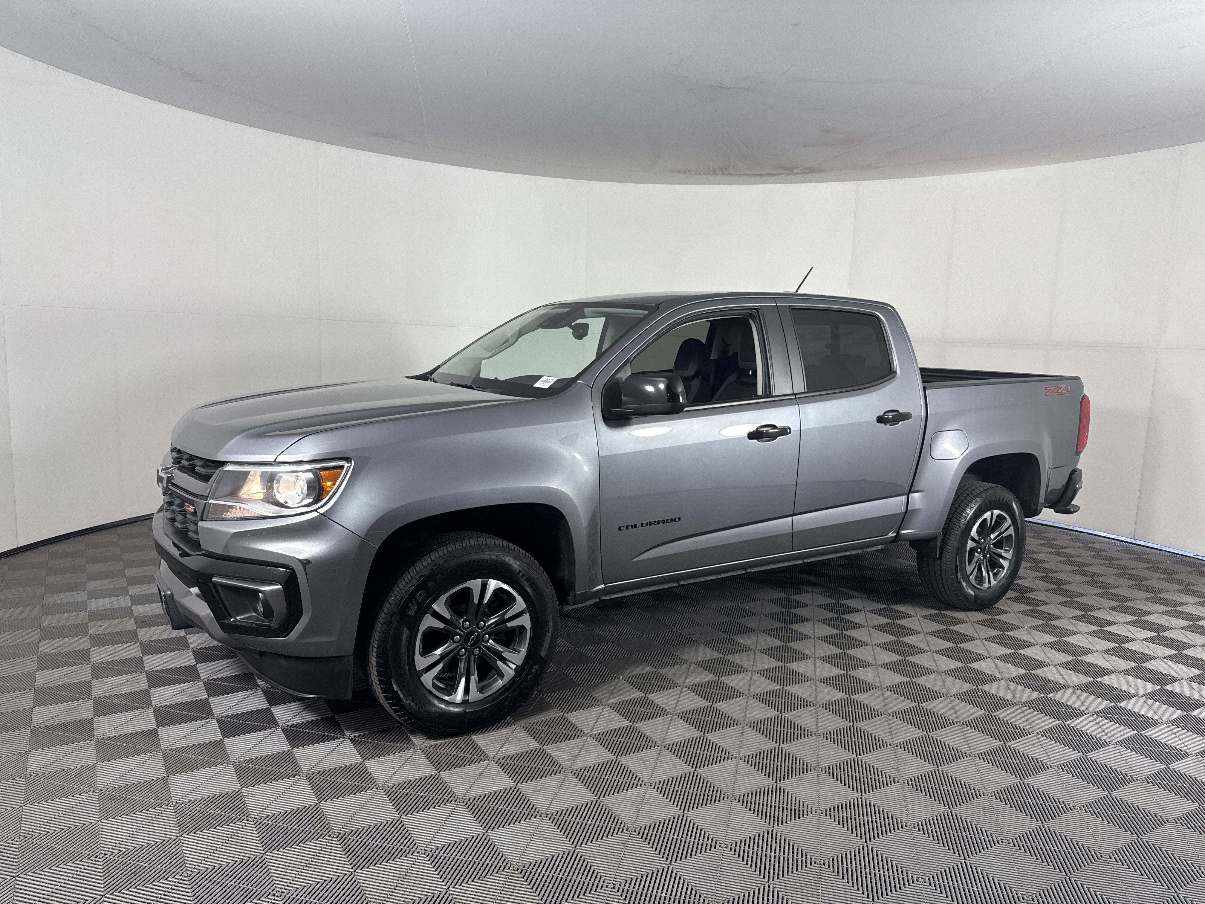 Used 2022 Chevrolet Colorado Z71 w/ Safety Package image 8