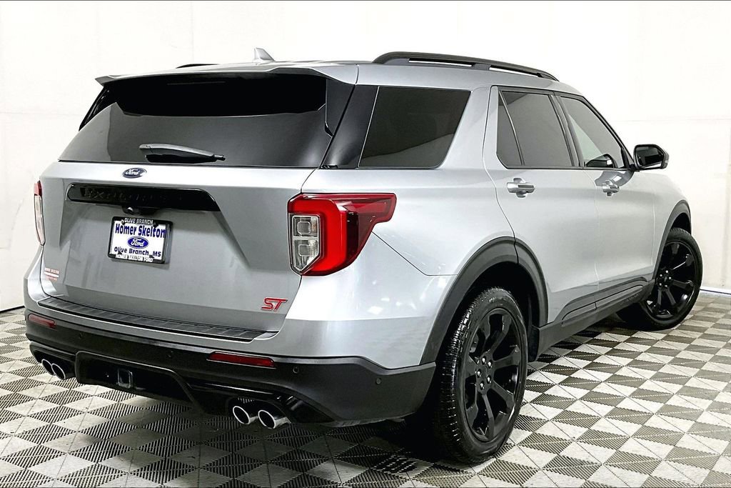 Used 2020 Ford Explorer ST w/ ST Street Pack image 12