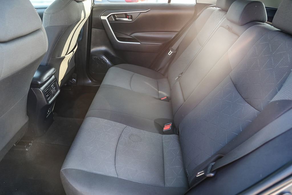 Used 2021 Toyota RAV4 XLE image 21