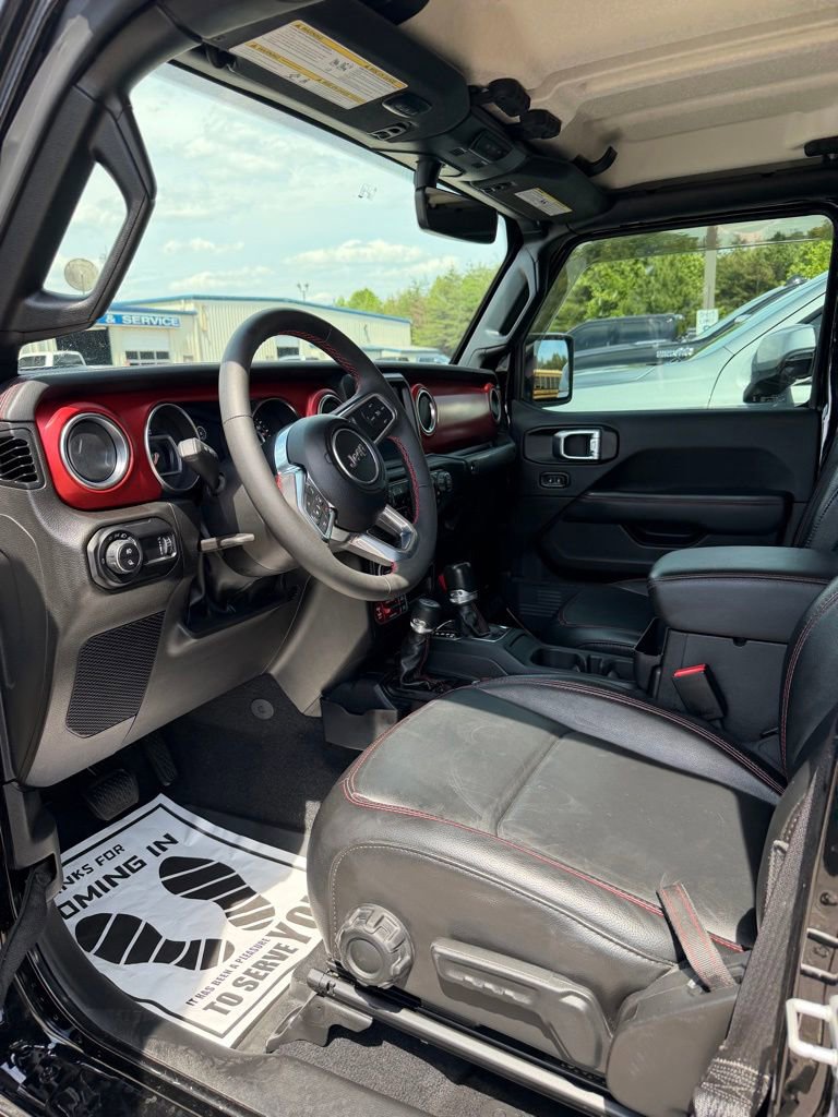 Used 2023 Jeep Gladiator Rubicon w/ Cold Weather Group AWD/4WD image 3