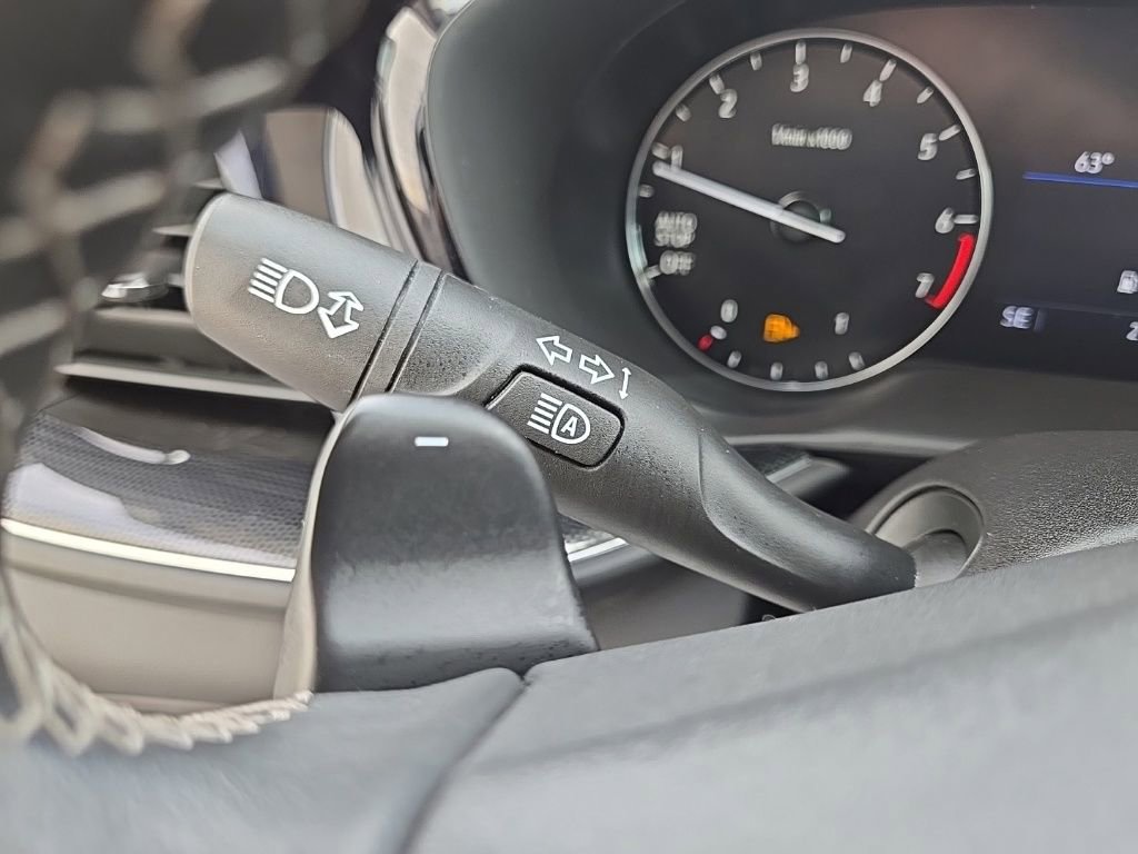 Used 2023 Buick Envision Preferred image 22