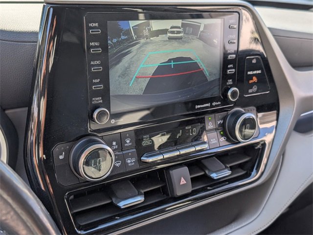Used 2022 Toyota Highlander XLE image 25