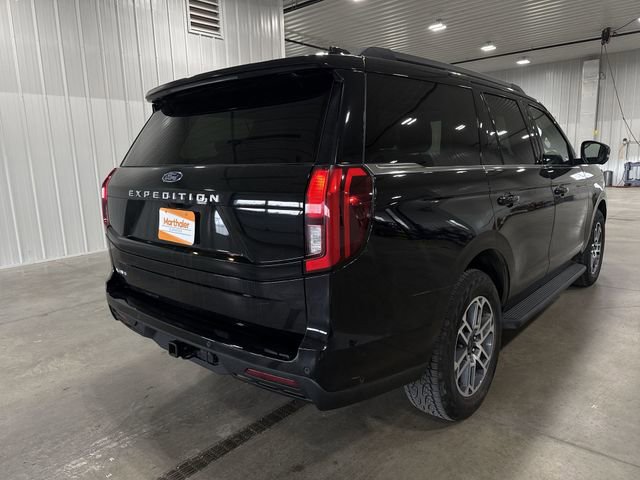 Used 2025 Ford Expedition Active AWD/4WD image 8