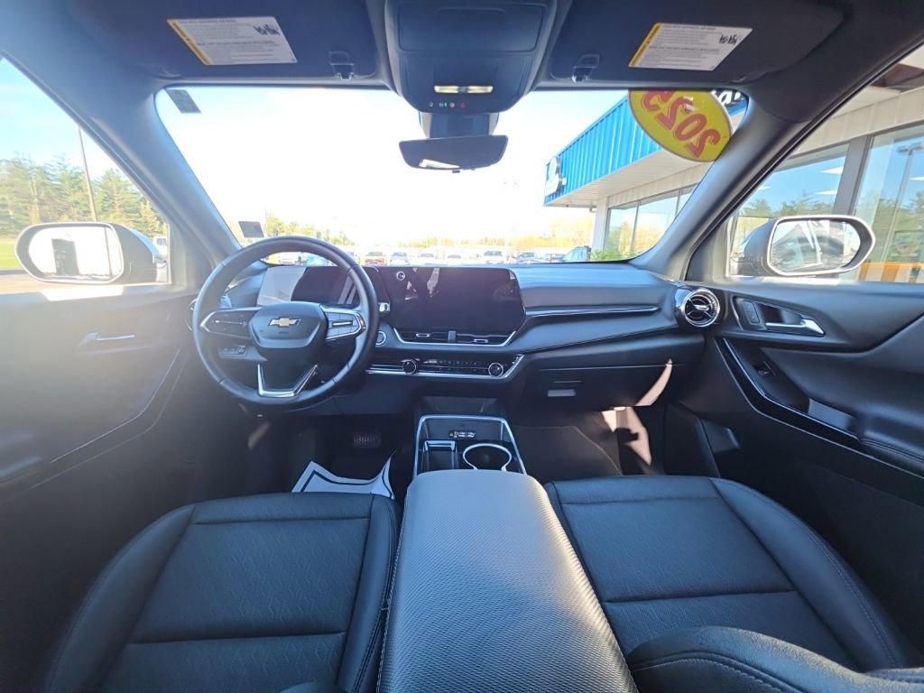 Used 2025 Chevrolet Equinox LT w/ Convenience Package II AWD/4WD image 17