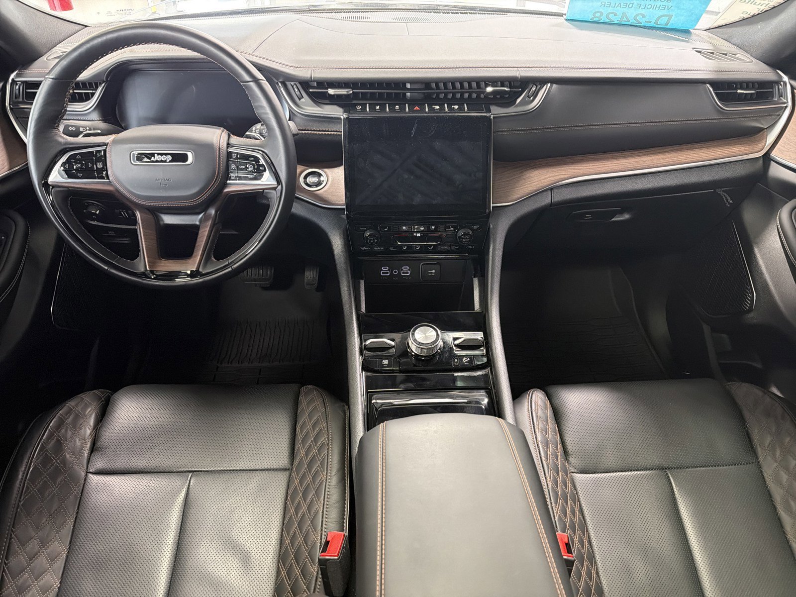 Used 2025 Jeep Grand Cherokee L Summit w/ Obsidian Package image 10