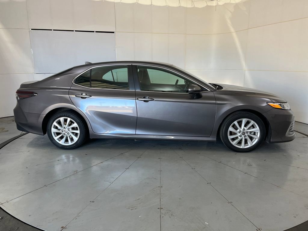 Used 2023 Toyota Camry LE image 6