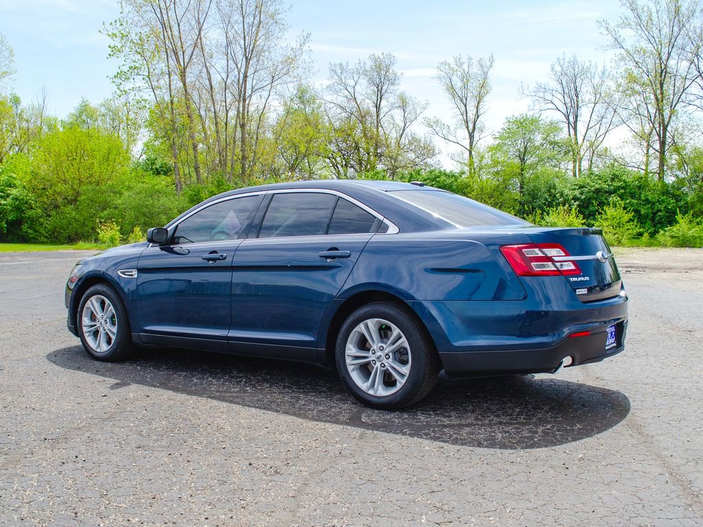 Used 2017 Ford Taurus SE FWD image 7