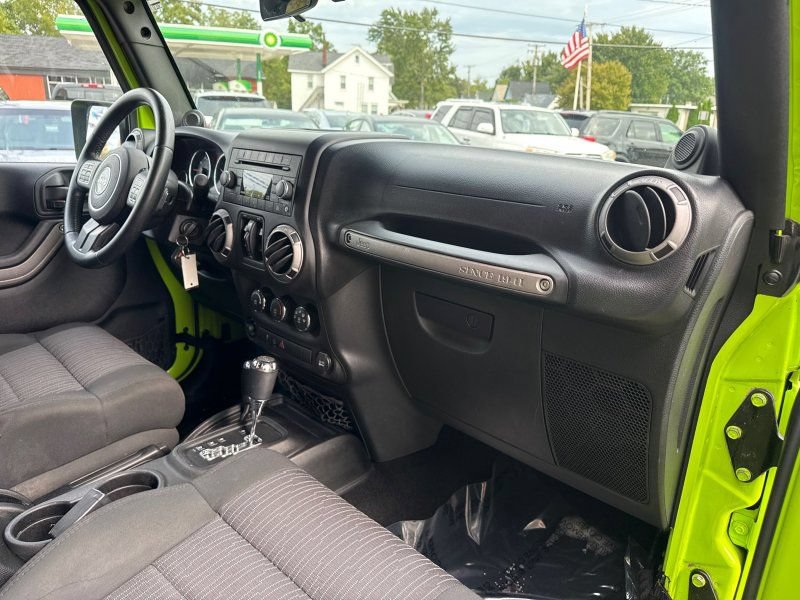Used 2012 Jeep Wrangler Unlimited Sport AWD/4WD image 16