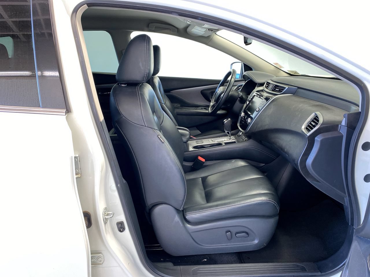 Used 2023 Nissan Murano SV FWD image 28
