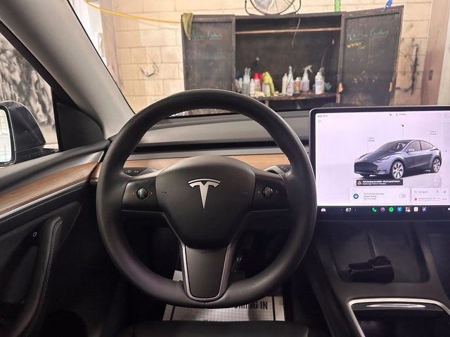 Used 2023 Tesla Model Y Long Range AWD/4WD image 20